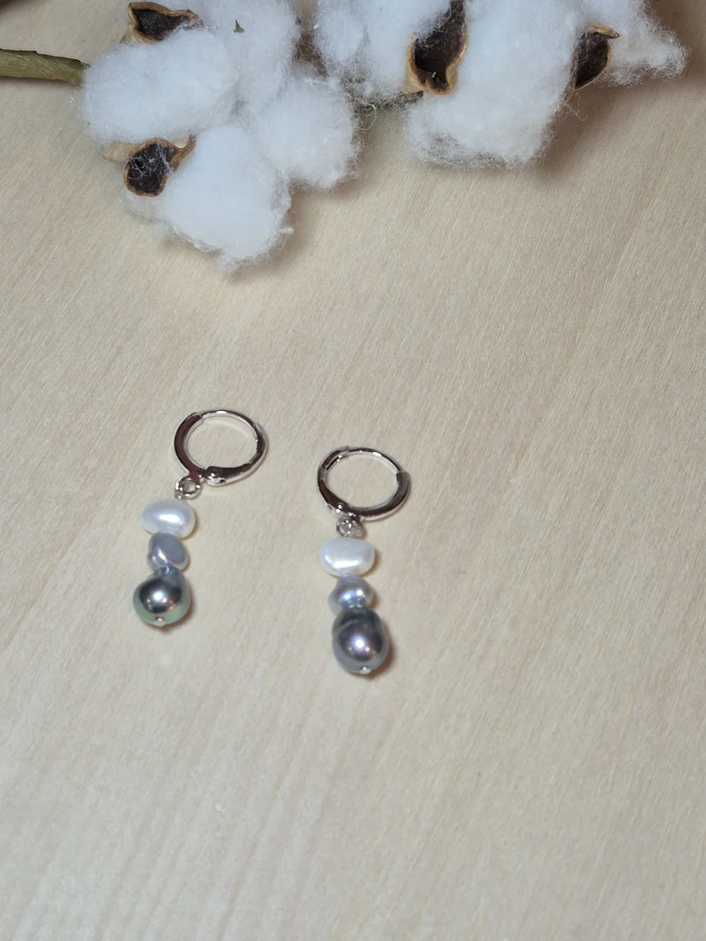 🩶🤍NEW🩶🤍 BEAUTIFUL!! TRI-COLOR Ombre FRESHWATER PEARL Dangle Earrings